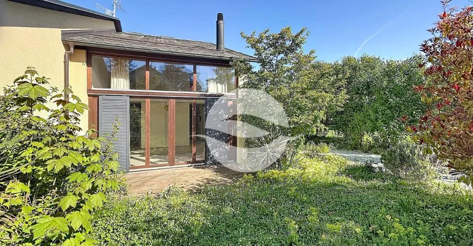 Charmante villa mitoyenne de 4.5 pièces, avec jardin arboré ! – Foto 7 von 8