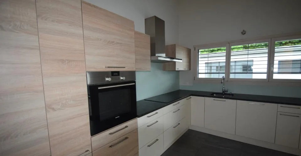 Appartement récent 4.5pces dans petit immeuble à Bassecourt