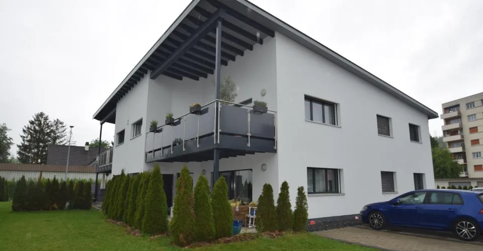 Appartement récent 4.5pces dans petit immeuble à Bassecourt