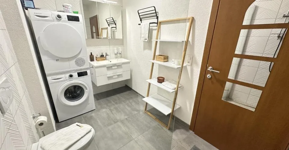 Appartement spacieux 4,5 pièces meublé de 120 m² au cœur de Porrentruy – Foto 7 von 13
