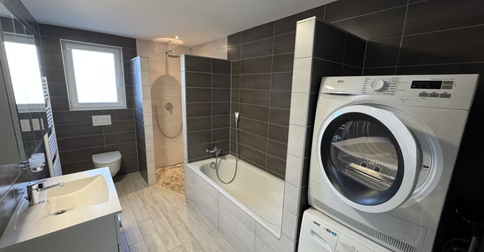 Un grand balcon et un salon très spacieux - 2 loyers nets offerts