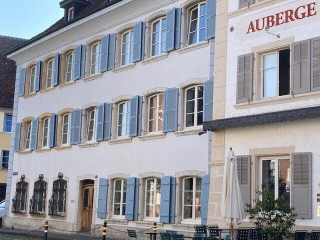 À louer bel appartement meublé et rénové de 2 pièces à Porrentruy