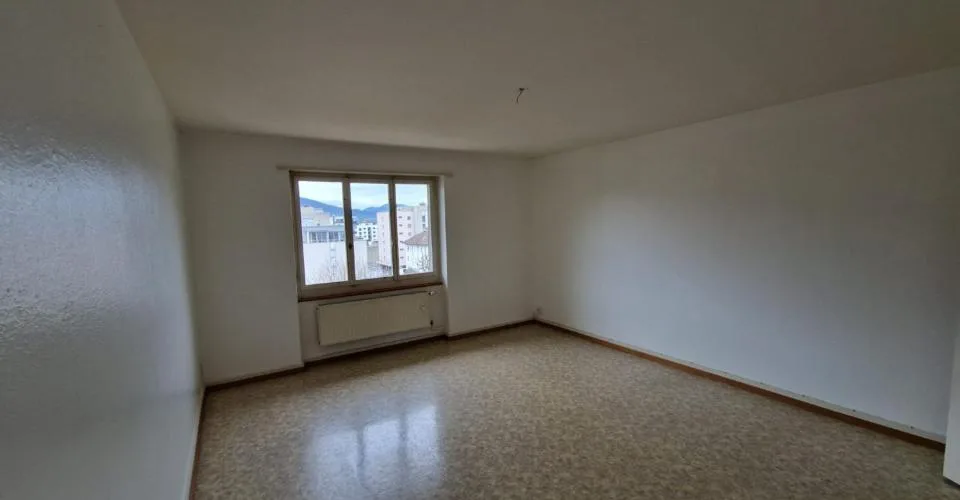 Appartement de 2.5 piÃ¨ces au 5Ã¨me Ã©tage au centre de DelÃ©mont
