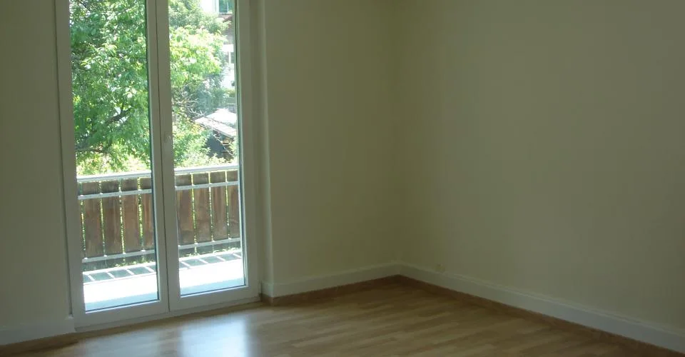 3.5 pièces situé dans une petite maison de 2 appartements.