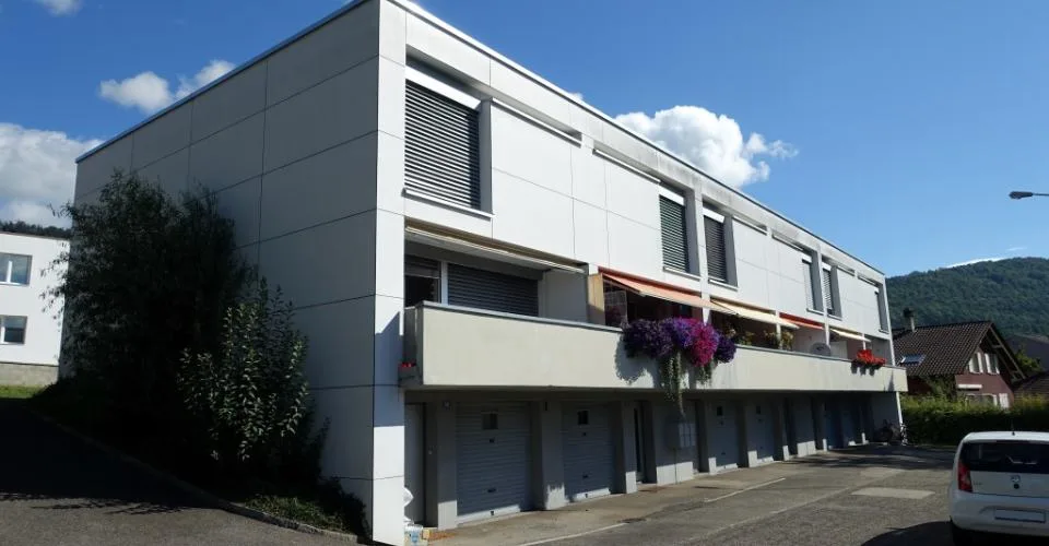 Maison en rangÃ©e de 4 piÃ¨ces en duplex avec petit espace vert