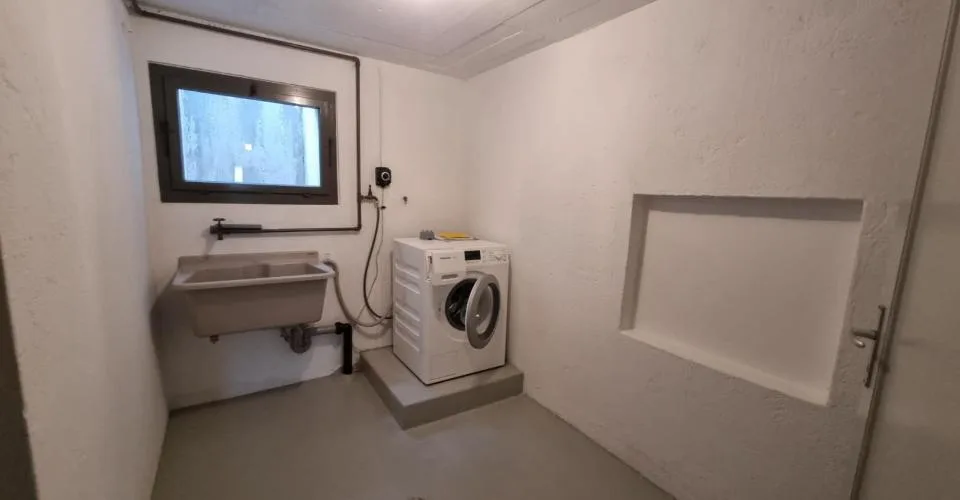 Maison en rangÃ©e de 4 piÃ¨ces en duplex avec petit espace vert