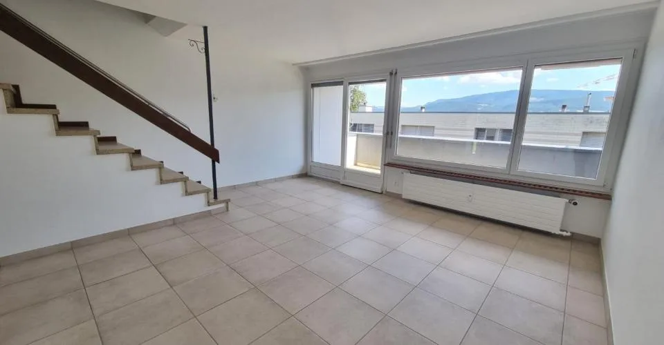 Maison en rangÃ©e de 4 piÃ¨ces en duplex avec petit espace vert