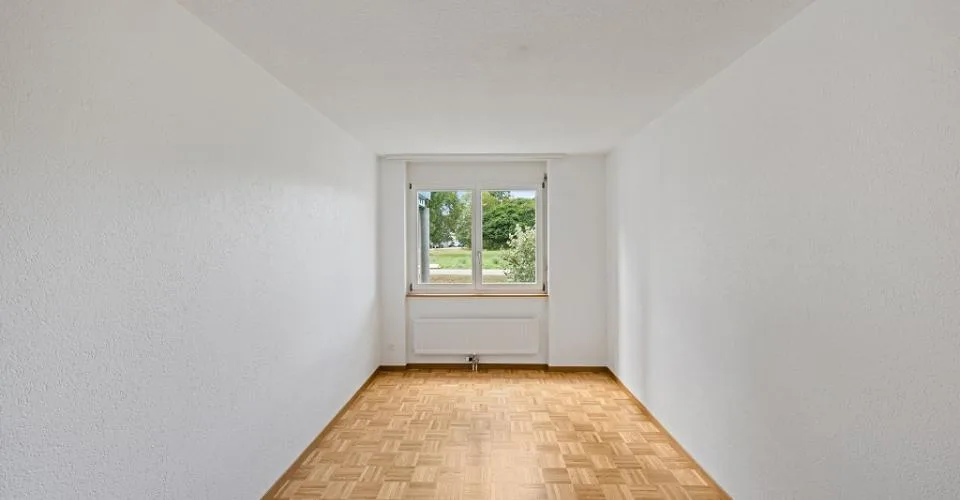 Appartement de 4 piÃ¨ces au rez-de-chaussÃ©e avec balcon