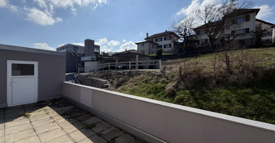 Une grande terrasse au calme - charges forfaitaires