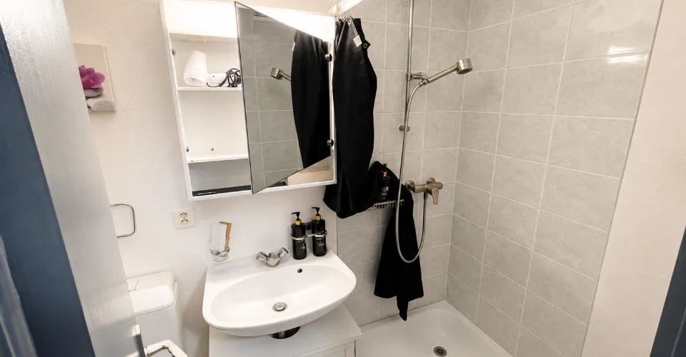 Charmant studio meublé au cœur des hauteurs de la vieille ville de Porrentruy – Foto 4 von 5