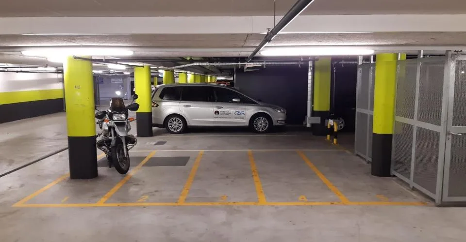 Parking moto à Greenpark – foto 4 di 5
