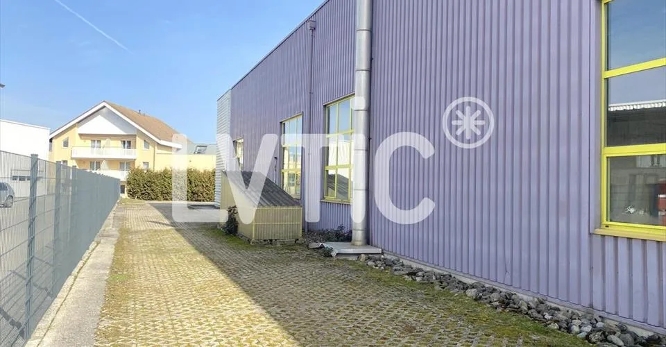 Places de parking et surfaces extérieures à louer à Romont – Foto 2 von 5