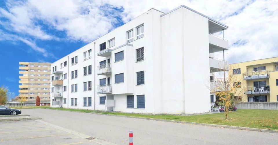 Place de parc extérieures à Estavayer-le-Lac !! – Foto 2 von 4