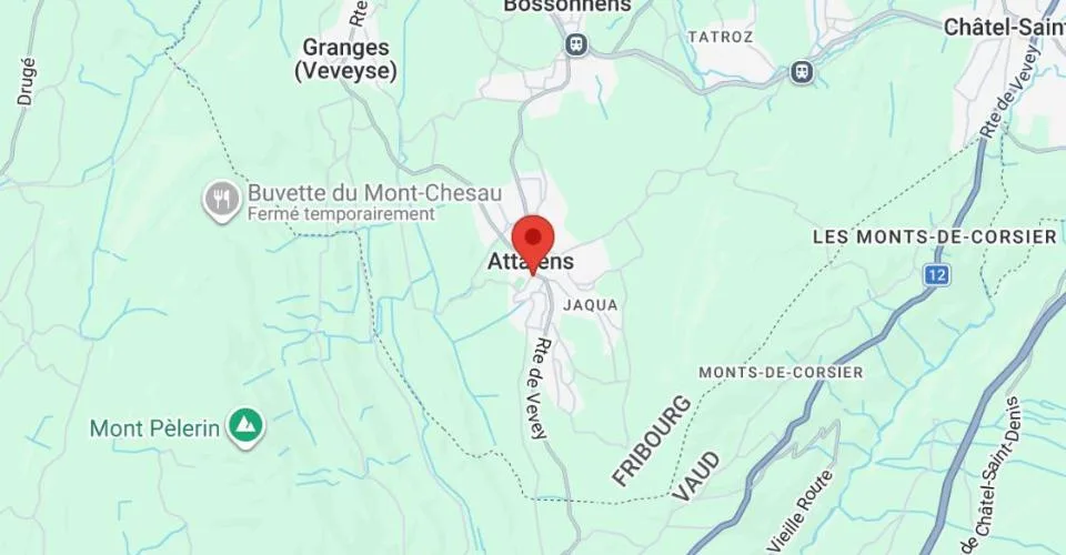 Au centre d'Attalens 9 places de parc extérieures