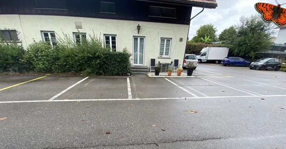 MISERY - Places de parc extérieures