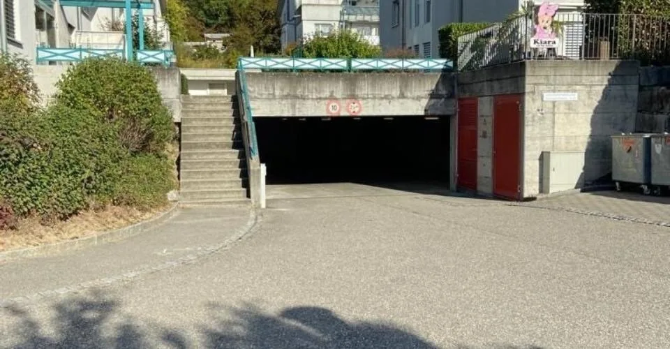 Divers parkings à louer