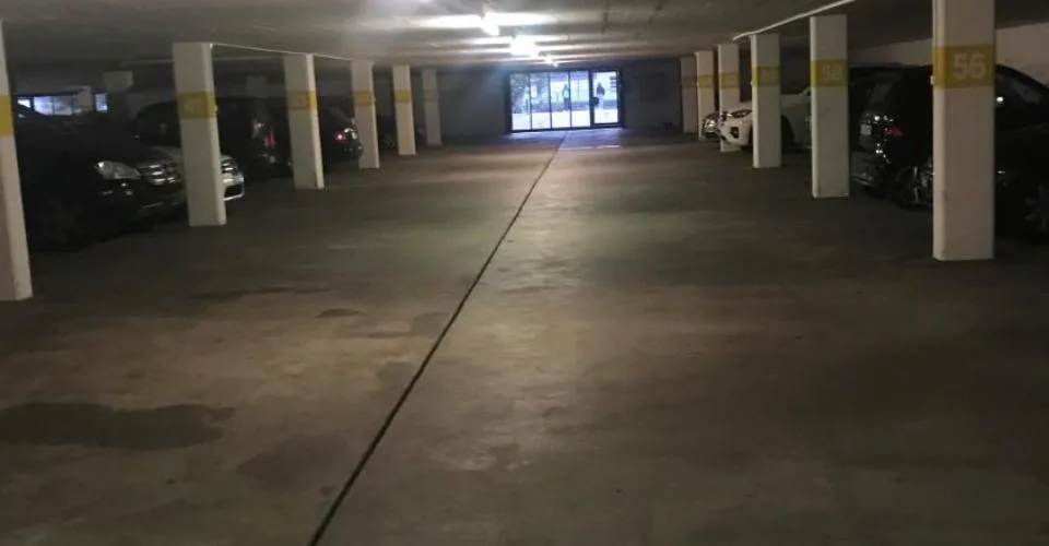 Einstellhallenparkplätze Nähe Bahnhof zu vermieten