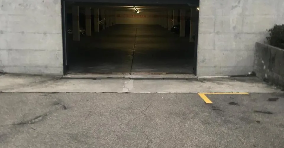 Einstellhallenparkplätze Nähe Bahnhof zu vermieten