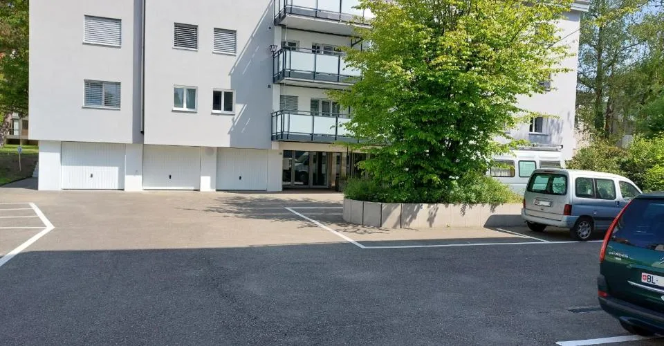 Location de places de parking pour motos en plein centre d'Oberwil !
