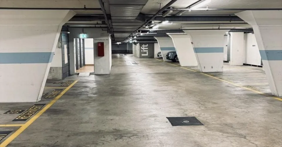 Einstellplatz im Zentrum von Baden zu vermieten!