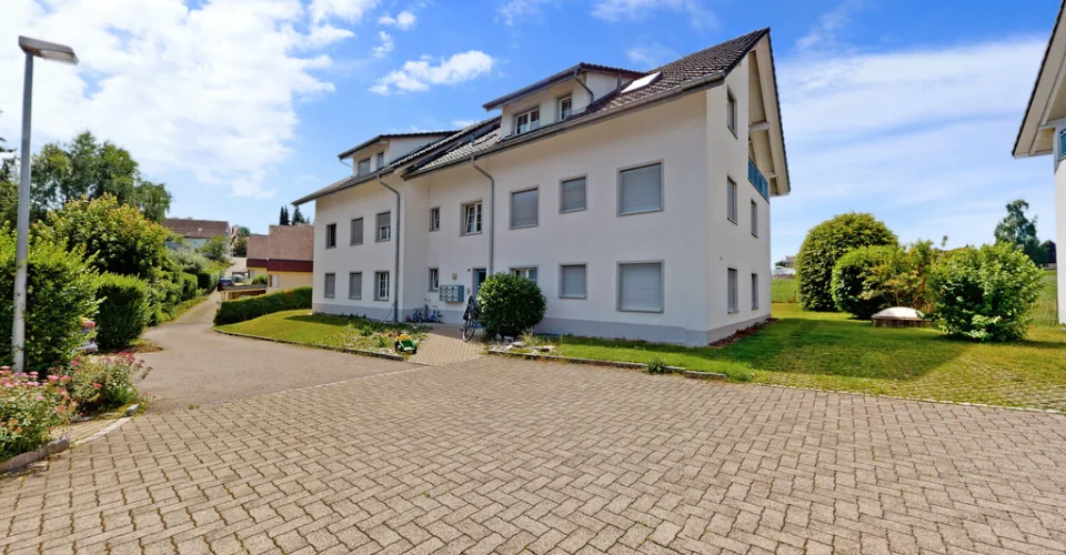 Bastelraum & Einstellplätze zu vermieten