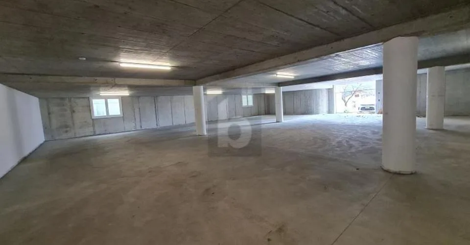 PARCHEGGI IN AUTORIMESSA O ESTERNI