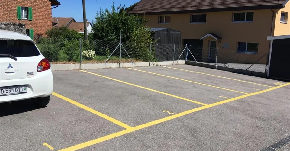 Place de parc extérieure à louer à St-Livres