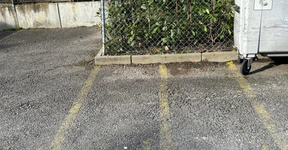 Places moto à louer au coeur de Renens – Foto 2 von 2