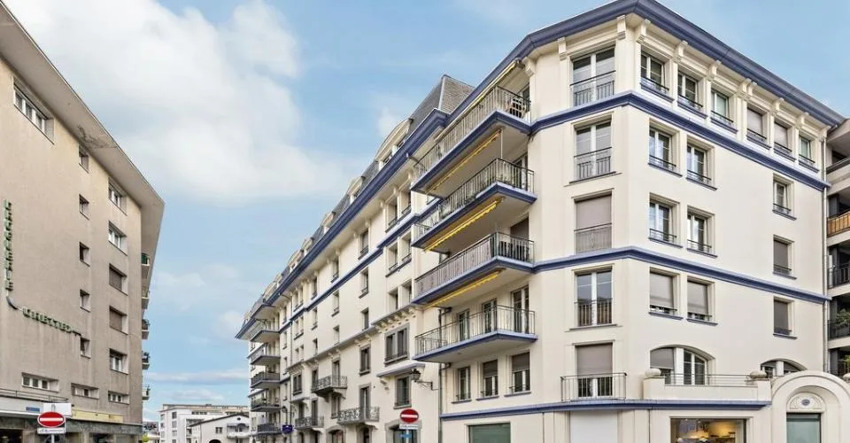 Place de parc intérieure au Centre-Ville