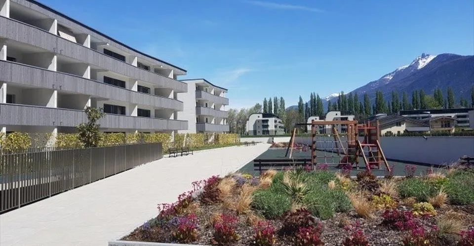Cette place de parc extérieure n'attend plus que vous