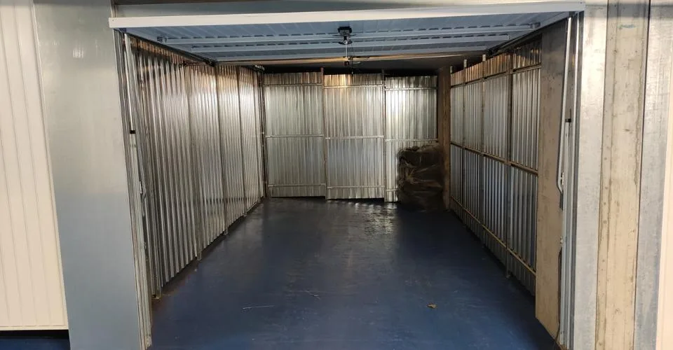 GARAGE BOX À LOUER DANS UN PARKING SOUTERRAIN À SIERRE – Foto 2 von 3