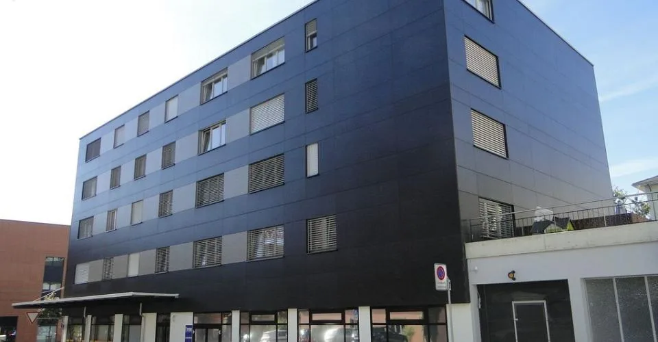 Place de parc intérieure numéro 16