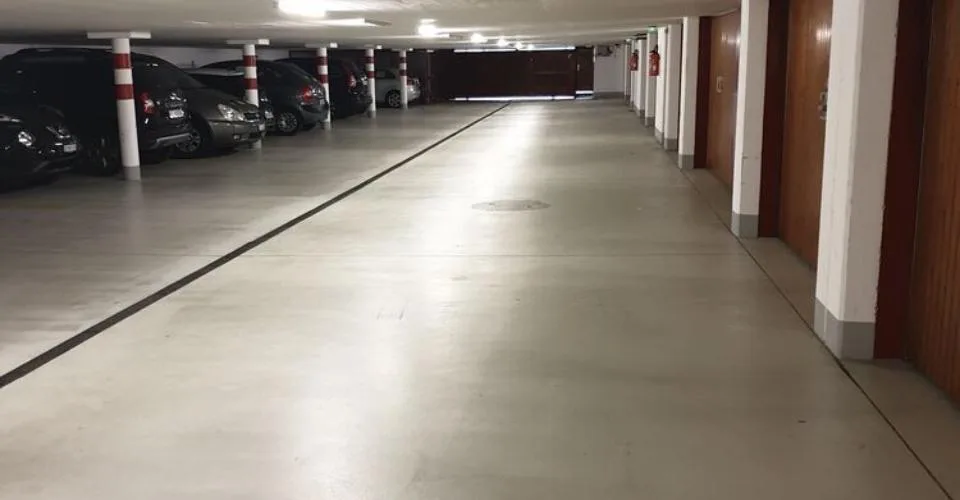 Place de parking intérieur à louer à Meinier