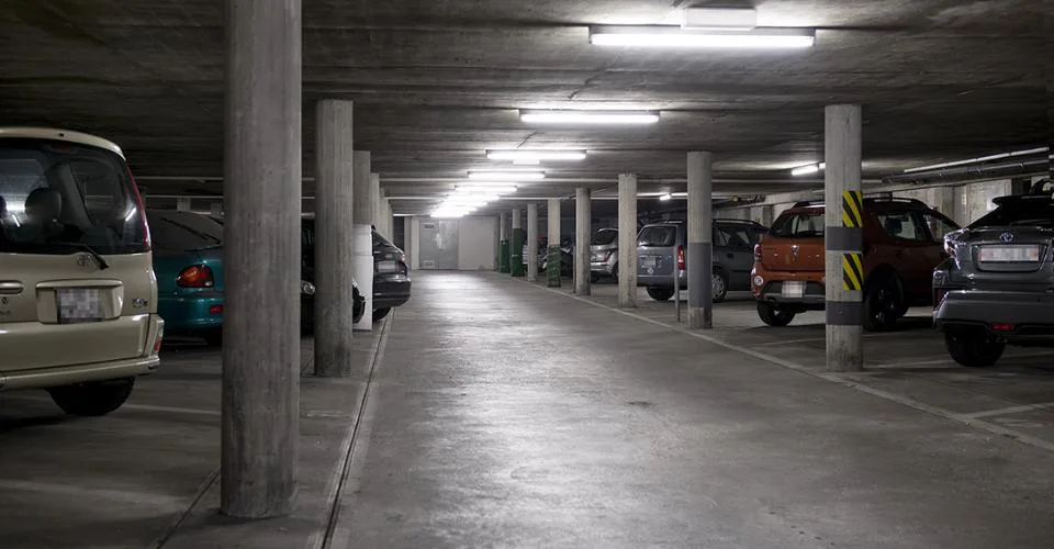 VERSOIX - Parking intérieur