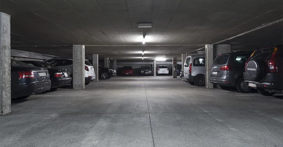 CHAMPEL - avenue Eugène-Pittard 1A - Parking intérieur