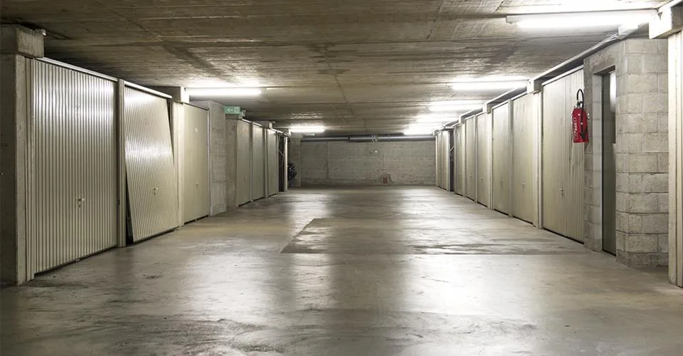 PETIT-SACONNEX - Box intérieur