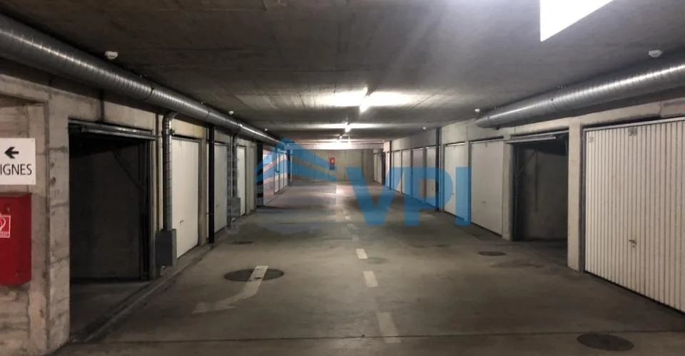 Petit-Lancy - Box fermé