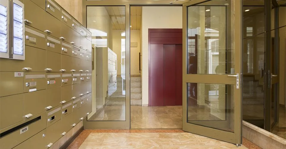 CORNAVIN - Box intérieur