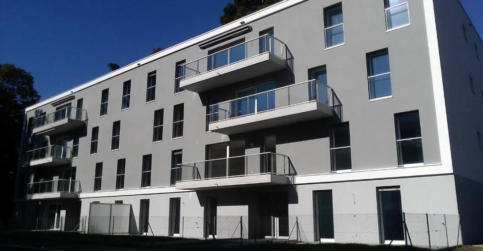 Immeuble récent et moderne dans le quartier de Plan-Les-Ouates