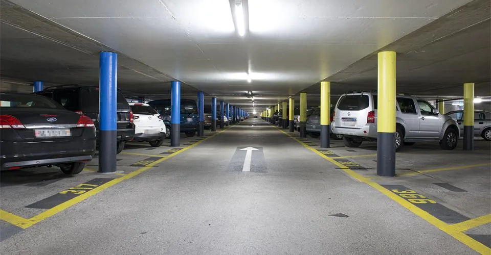VERSOIX - parking intérieur