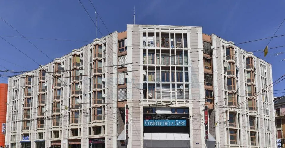 Place de parking intérieure au coeur du quartier des Grottes