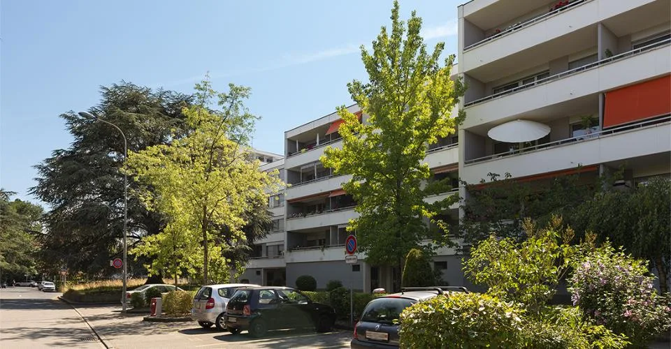 VERSOIX - Parking extérieur