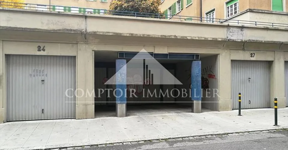 A louer, nombreuses places de parking intérieures au 1er et 2ème sous-