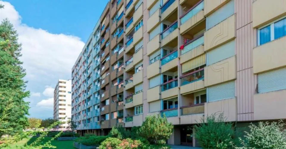 Plusieurs places de parc à Meyrin !
