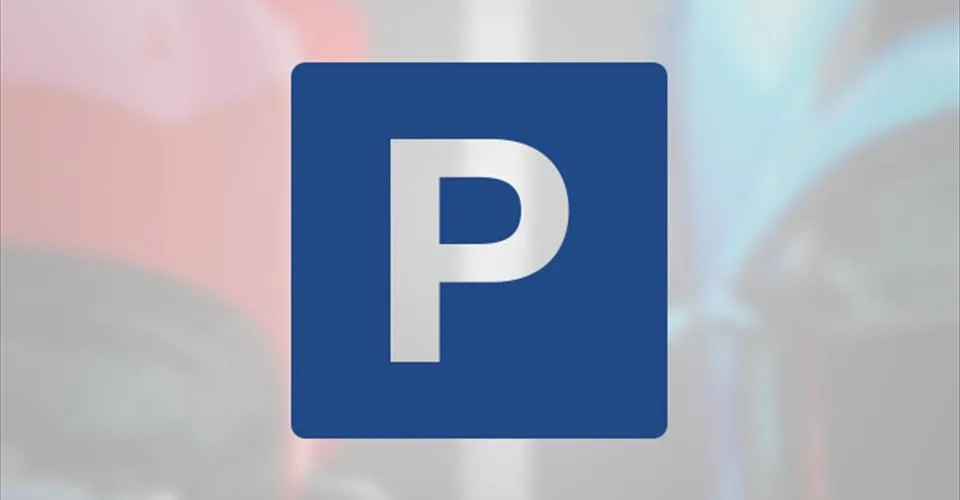 Place de parc intérieure au 3ème sous-sol situé à saint-Jean