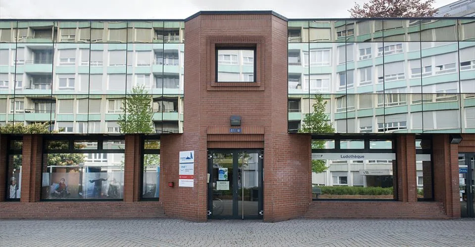 CHÂTELAINE - Place intérieure 2 roues