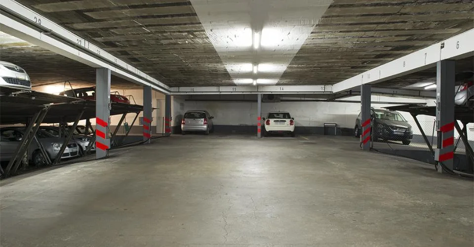 PLAINPALAIS - Parking intérieur