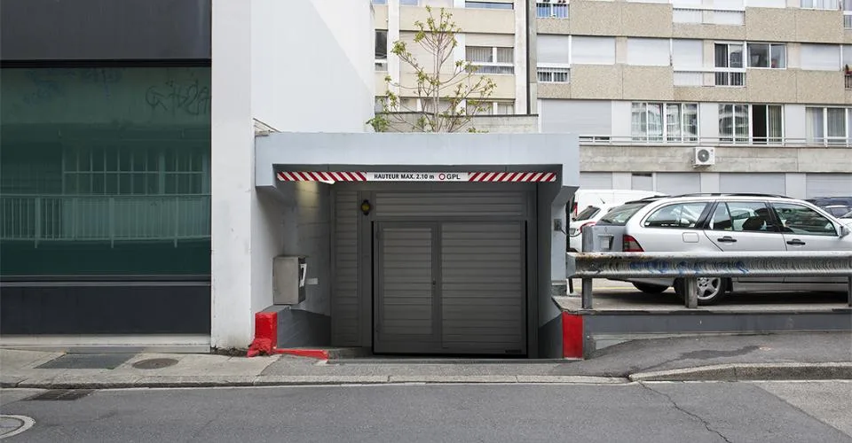 PLAINPALAIS - Parking intérieur