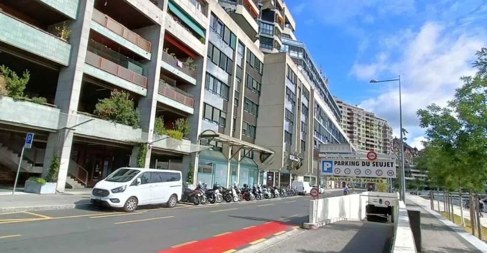 Parking intérieur - Seujet