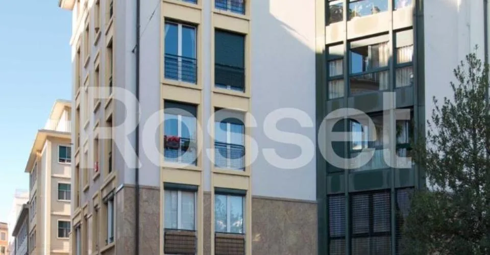 Parking extérieur au rez-de-chaussée